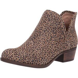 Women's Baley Ankle Boot a stacked block heel